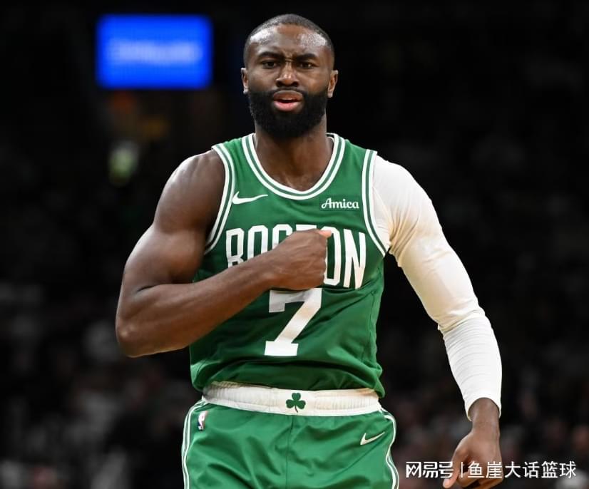 绿凯拒23分逆转！布朗30+8全队第一，湖人旧将30+4尽力，怀特27+5